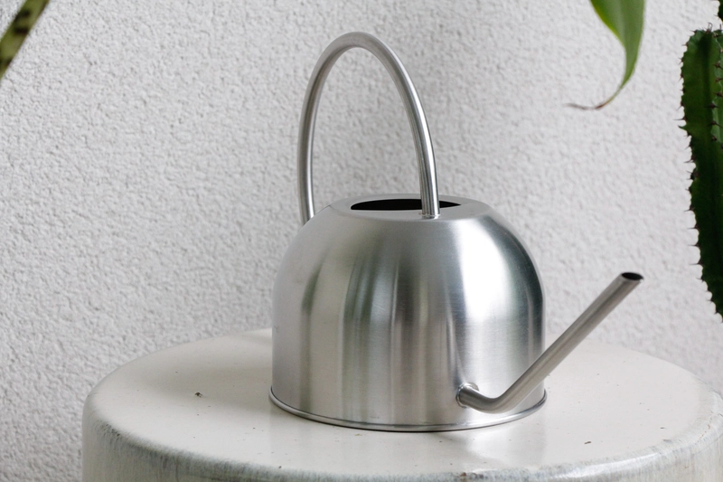 guillouard-arrosoir-rond-1-5l-inox-bec-long image 4