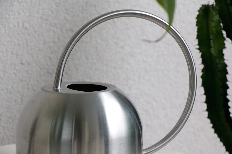 guillouard-arrosoir-rond-1-5l-inox-bec-long image 3